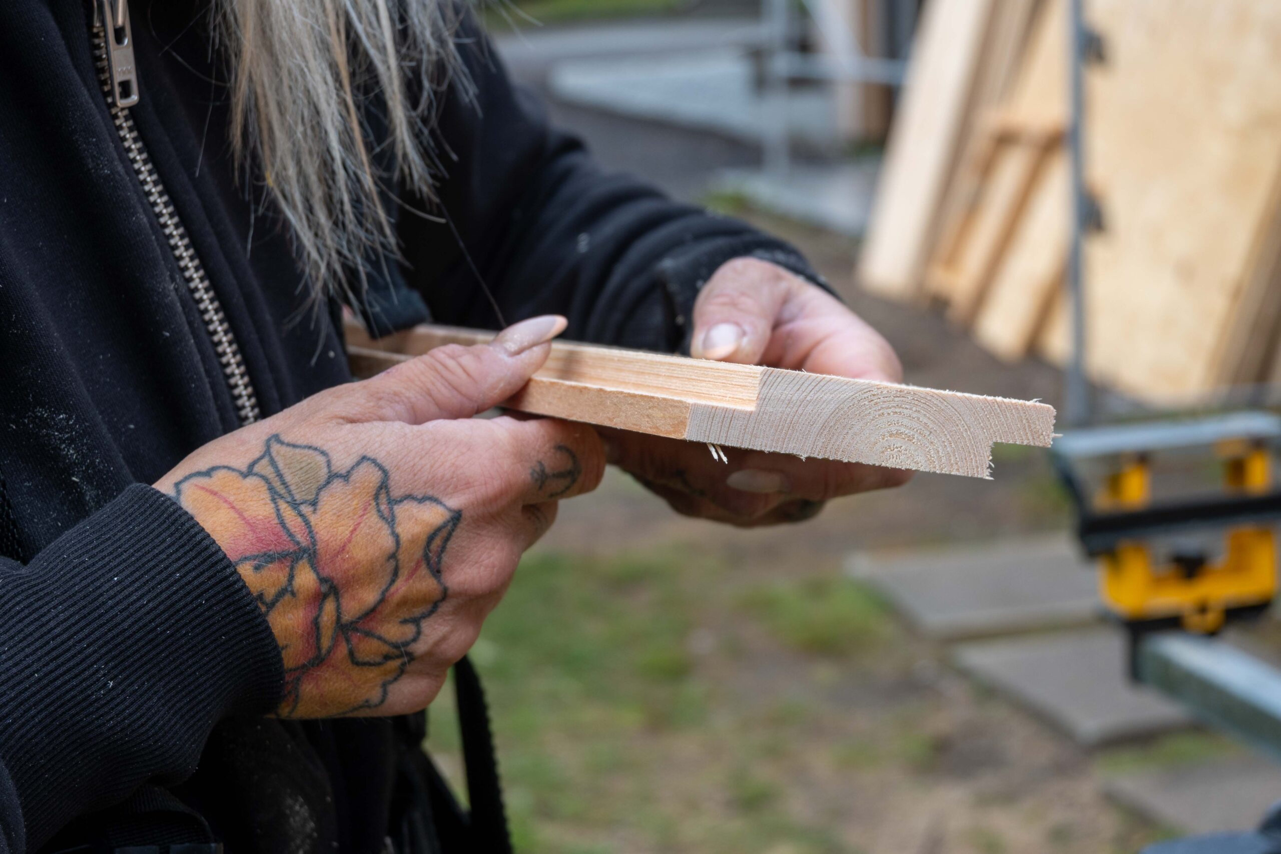 enden av planke, viser årringer i malmfuru 
